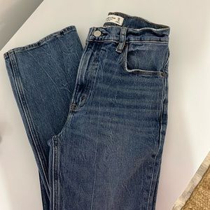 GREAT CONDITION - Abercrombie & Fitch - The ‘70s Vintage Flare Ultra High Rise